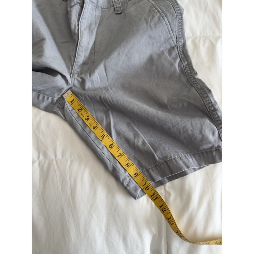 NWOT Old Navy Men’s Lived-In Straight Shorts Light Gray Inseam 10” Size 31 - Picture 7 of 7